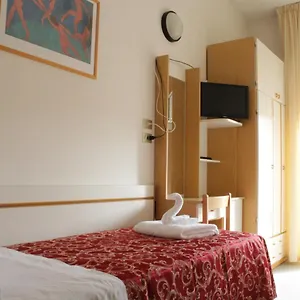 Clara Hotel